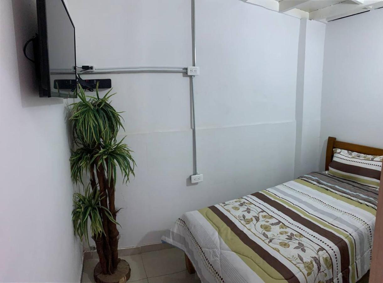 The Mural Hostel Богота Екстериор снимка
